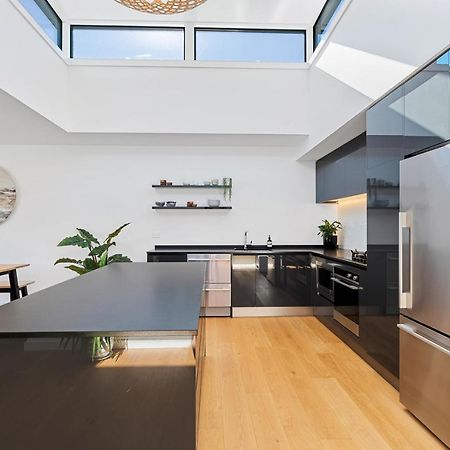 Luxurious Lakefront Penthouse Wanaka Exterior foto